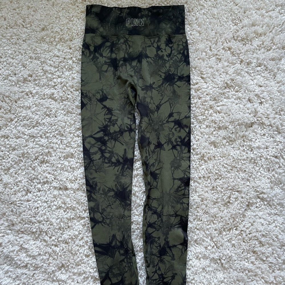 VS PINK tie dye leggings